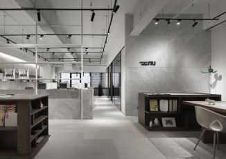時尚裸設(shè)計無限延伸 玻璃、層板展示收納創(chuàng)造簡約現(xiàn)代工作室 